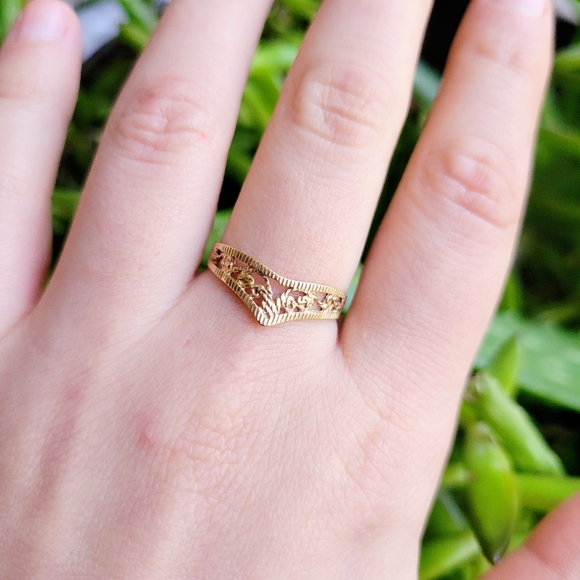 Vintage Solid 9ct Gold 1989 Birmingham Floral Arrow Ring, size 7.75 - Picture 5 of 15